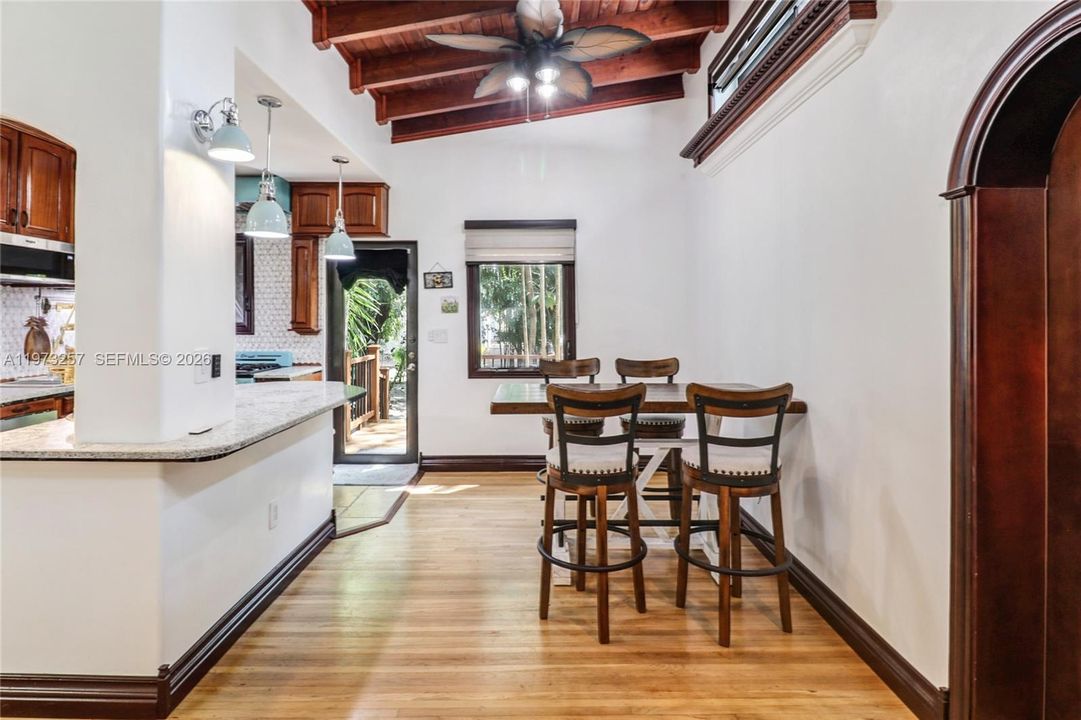 For Sale: $805,000 (3 beds, 2 baths, 1578 Square Feet)