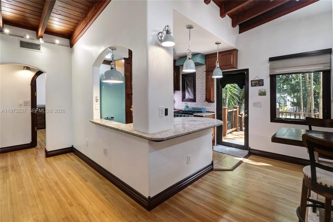 For Sale: $805,000 (3 beds, 2 baths, 1578 Square Feet)