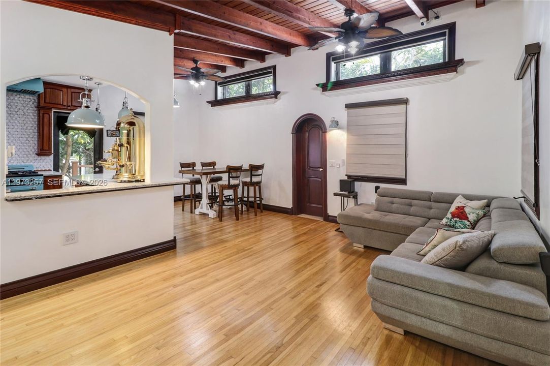 For Sale: $805,000 (3 beds, 2 baths, 1578 Square Feet)