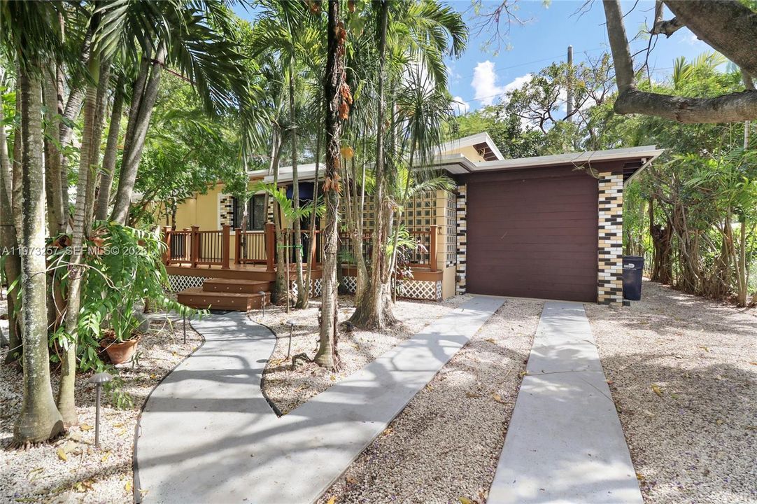 For Sale: $805,000 (3 beds, 2 baths, 1578 Square Feet)