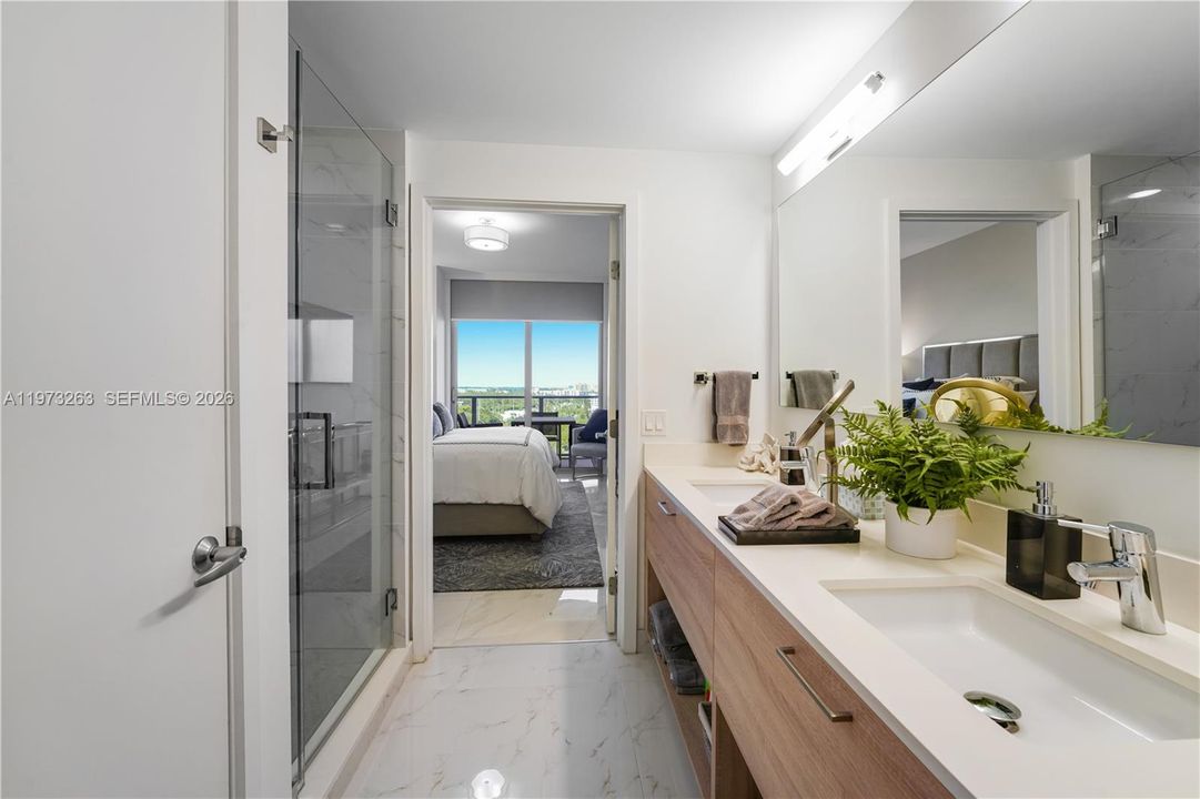 For Sale: $495,000 (1 beds, 2 baths, 937 Square Feet)