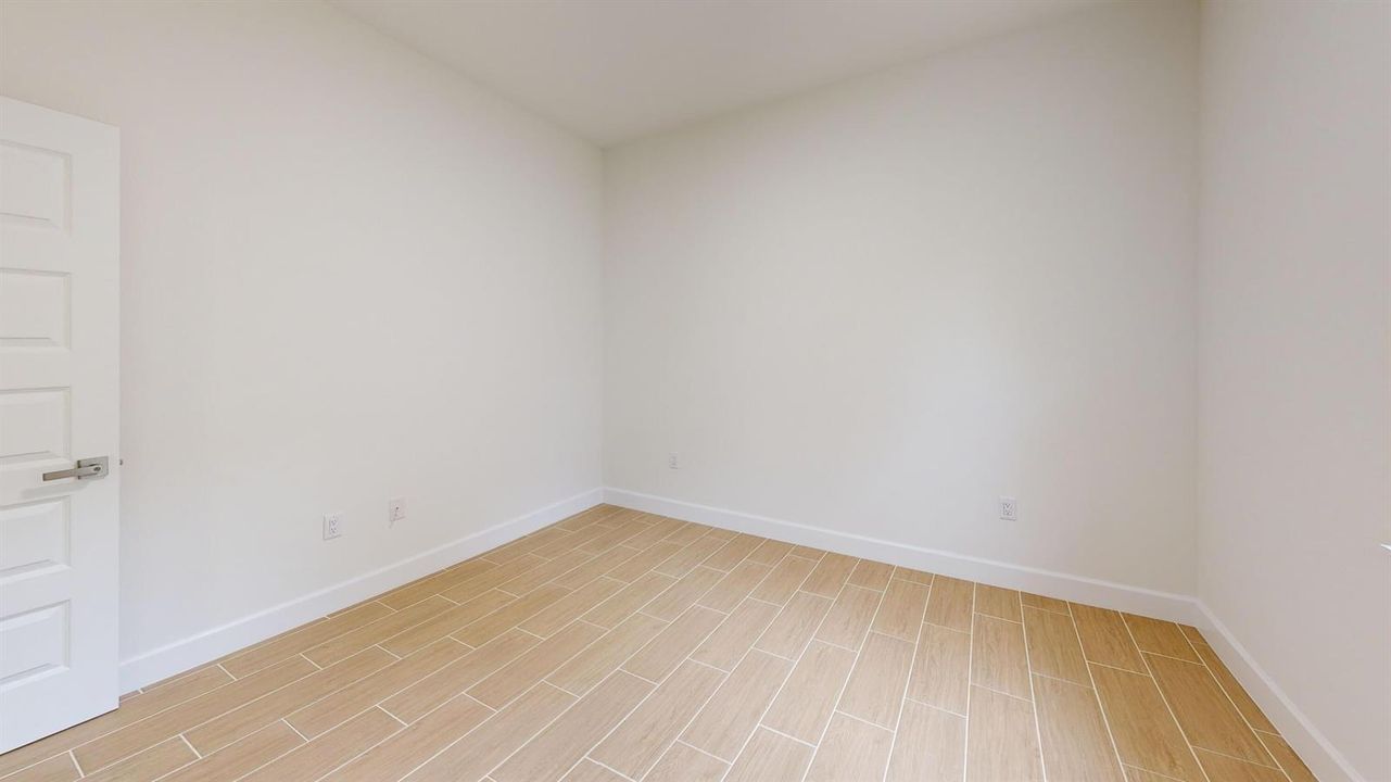 8050-97th-Ct-Vero-Beach-FL-32967-Bedroom