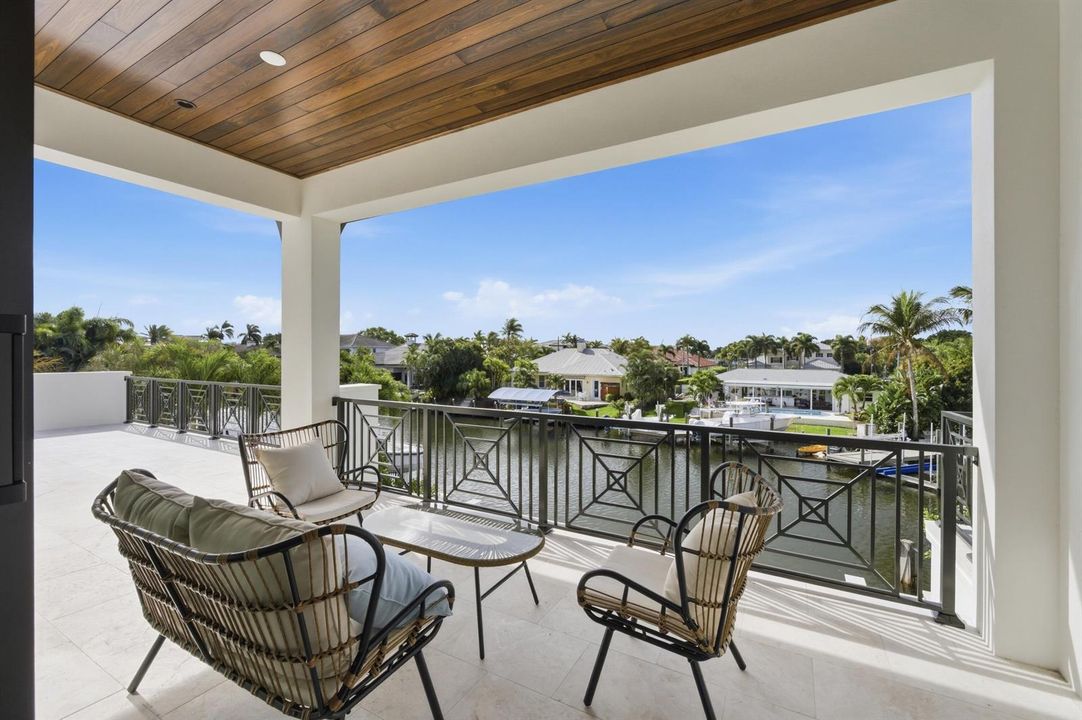 COVERED BALCONY