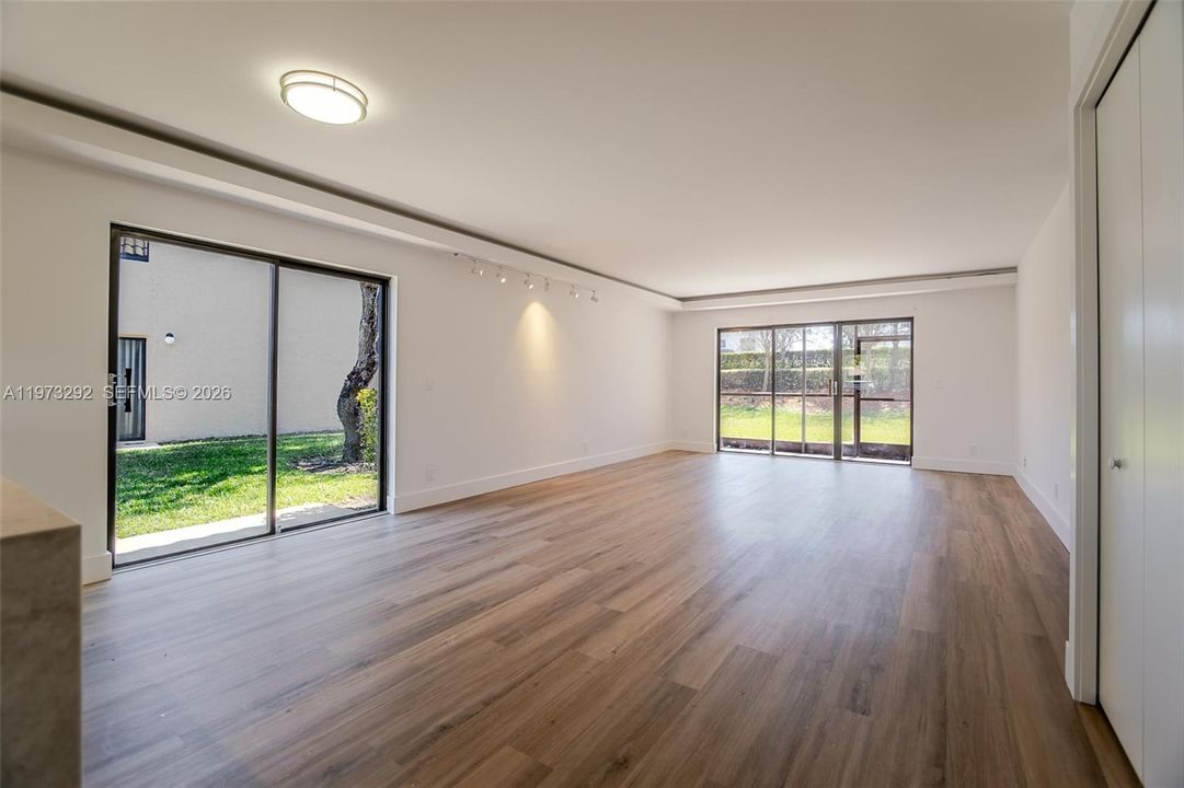 Active With Contract: $2,750 (2 beds, 2 baths, 0 Square Feet)
