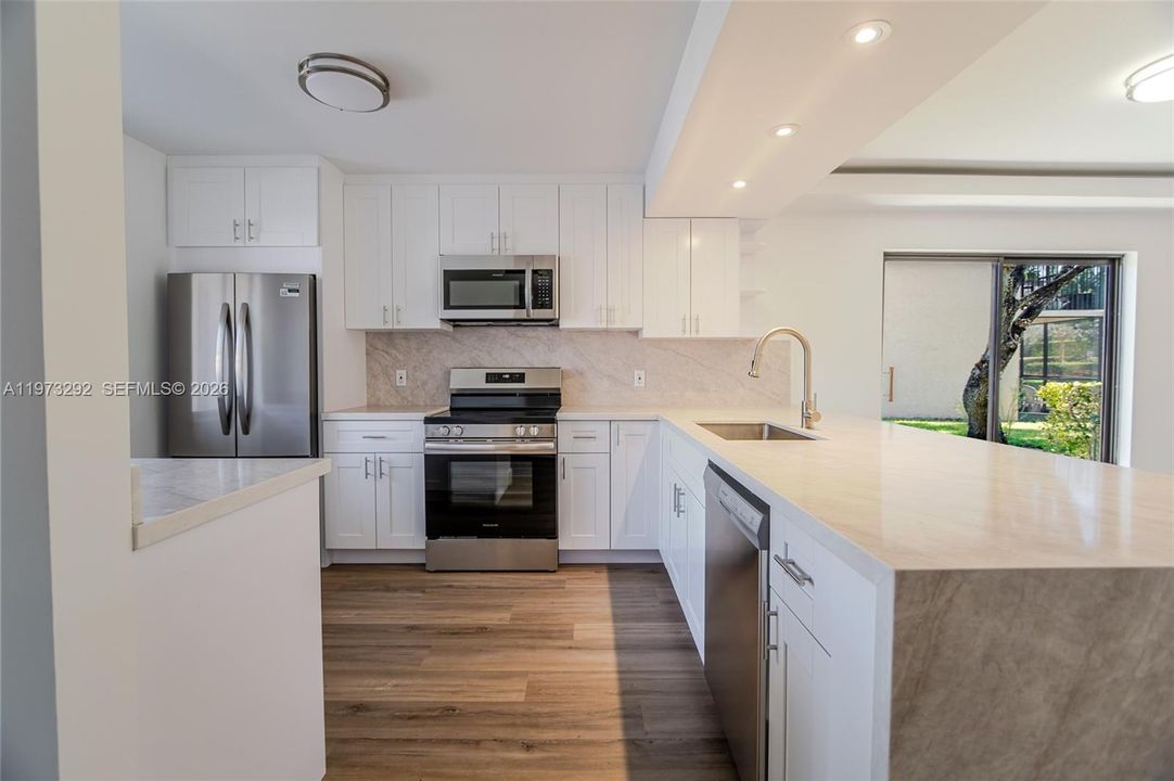 Active With Contract: $2,750 (2 beds, 2 baths, 0 Square Feet)