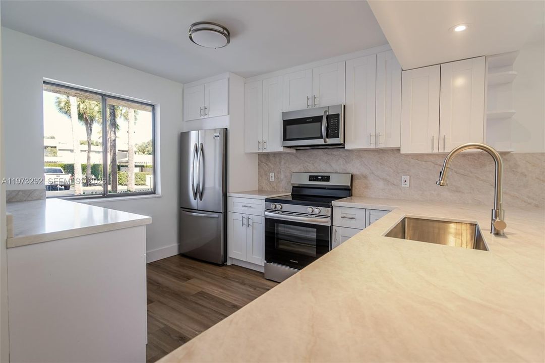 Active With Contract: $2,750 (2 beds, 2 baths, 0 Square Feet)