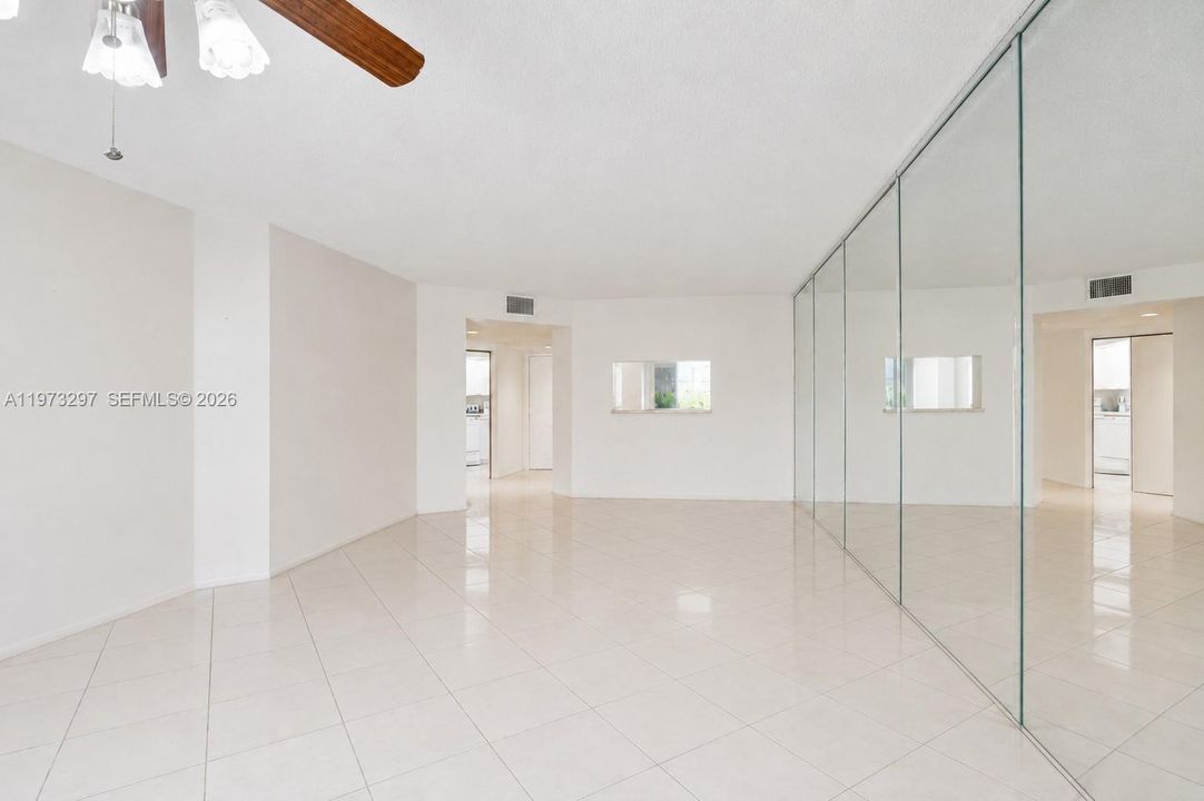 Activo con contrato: $156,000 (1 camas, 1 baños, 1223 Pies cuadrados)
