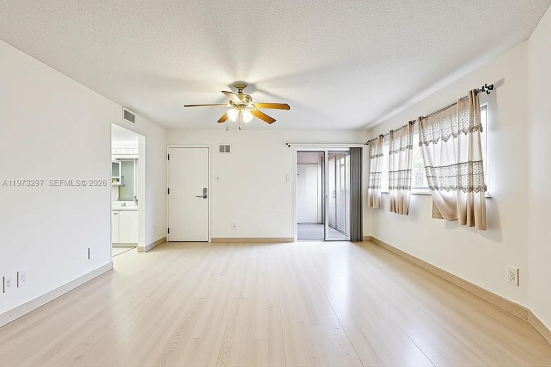 Activo con contrato: $156,000 (1 camas, 1 baños, 1223 Pies cuadrados)