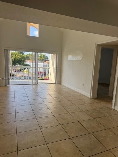 Active With Contract: $2,200 (2 beds, 2 baths, 950 Square Feet)