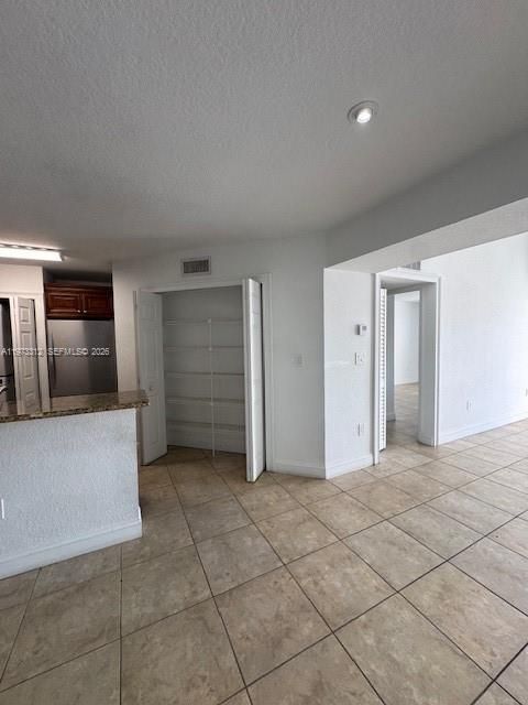Active With Contract: $2,200 (2 beds, 2 baths, 950 Square Feet)