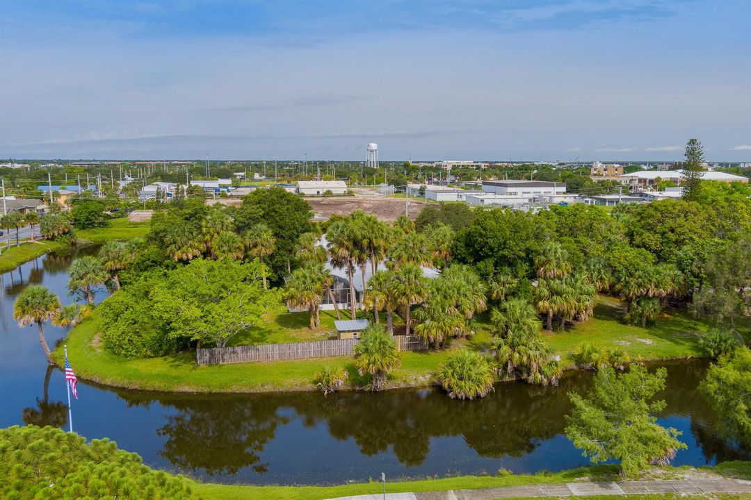 612 SE 6th St, Stuart, FL 34994-5