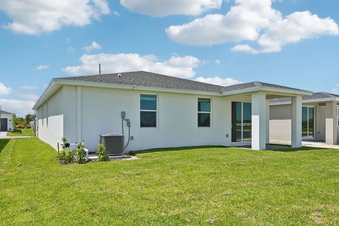 5474 Hampton Park Cir Vero Beach FL (33