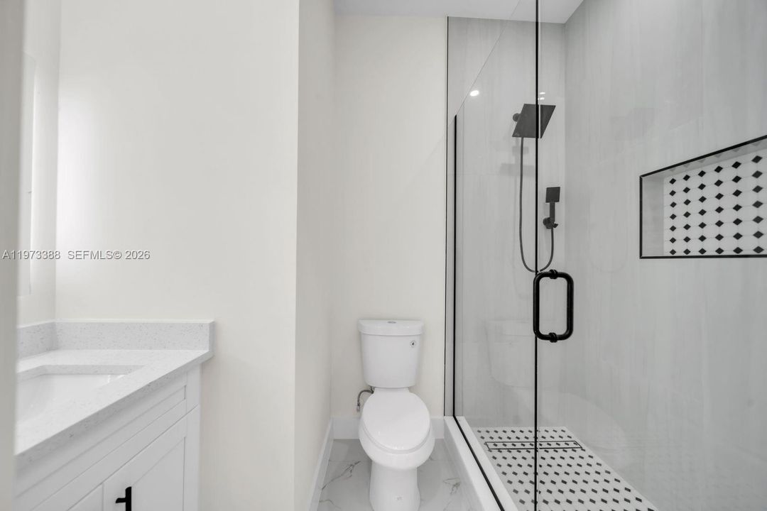 На продажу: $289,900 (3 спален, 3 ванн, 1057 Квадратных фут)