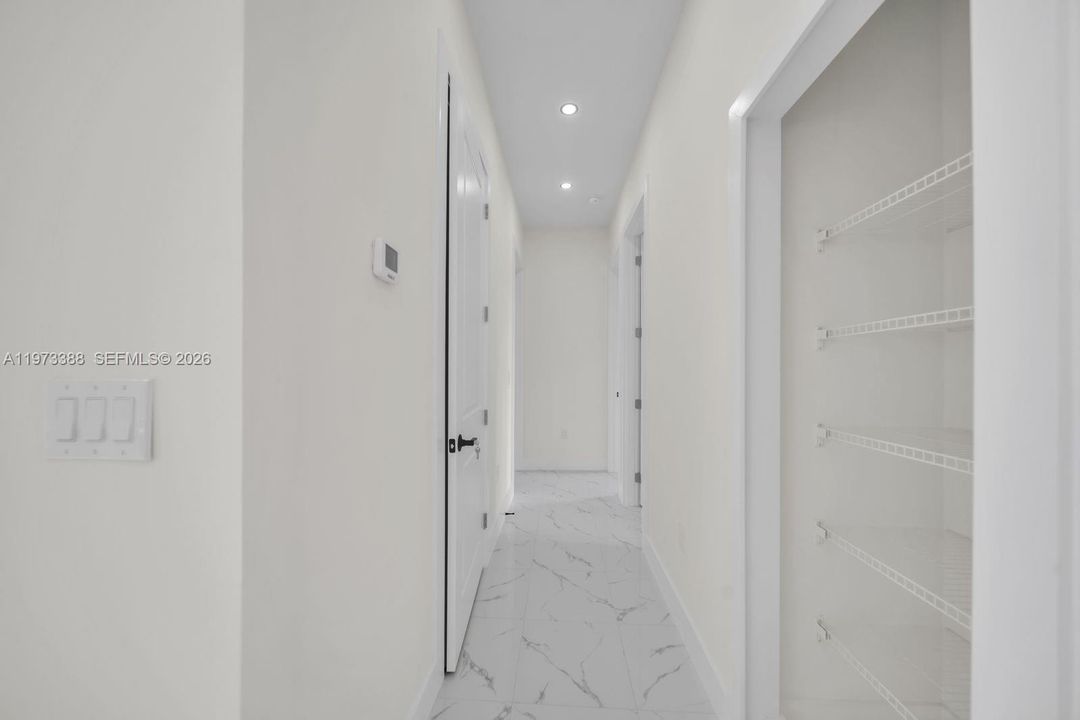 На продажу: $289,900 (3 спален, 3 ванн, 1057 Квадратных фут)