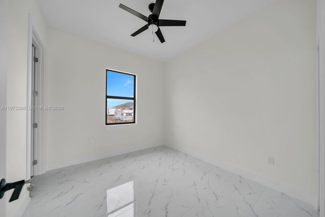 На продажу: $289,900 (3 спален, 3 ванн, 1057 Квадратных фут)