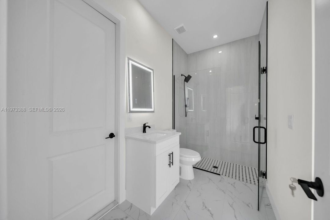 На продажу: $289,900 (3 спален, 3 ванн, 1057 Квадратных фут)