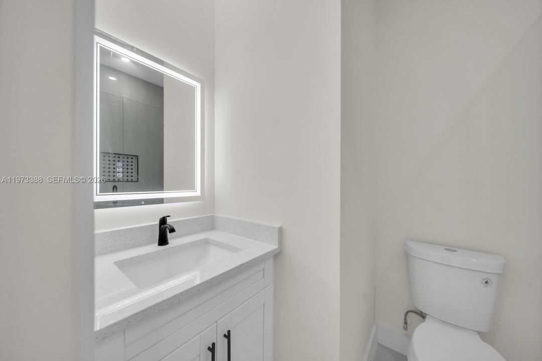 На продажу: $289,900 (3 спален, 3 ванн, 1057 Квадратных фут)