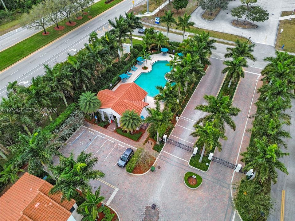 Activo con contrato: $589,500 (3 camas, 2 baños, 1749 Pies cuadrados)