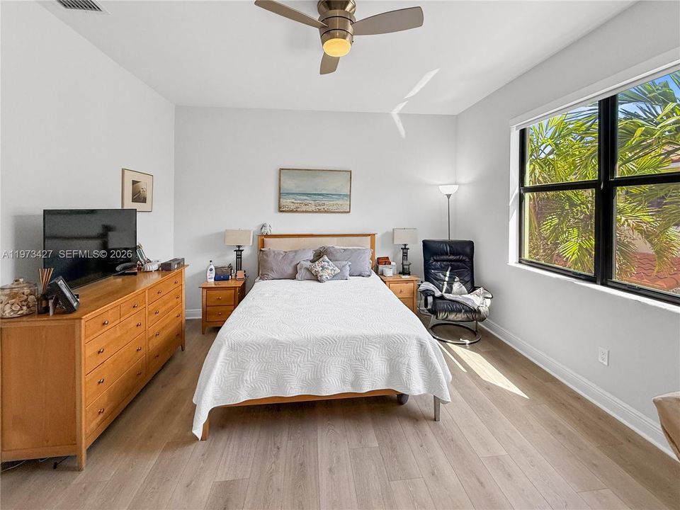 Activo con contrato: $589,500 (3 camas, 2 baños, 1749 Pies cuadrados)