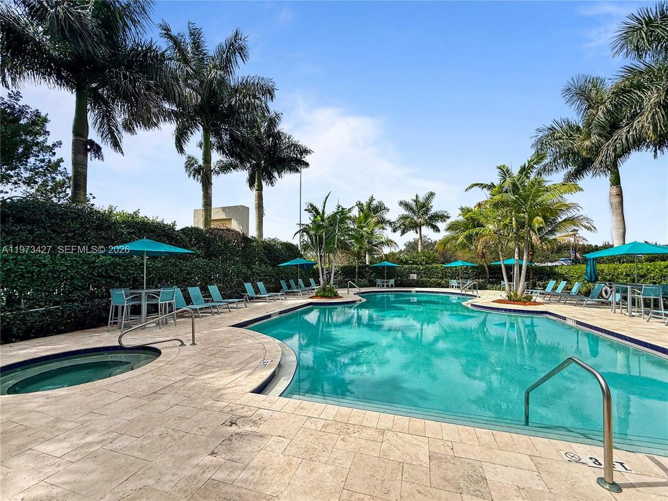Activo con contrato: $589,500 (3 camas, 2 baños, 1749 Pies cuadrados)