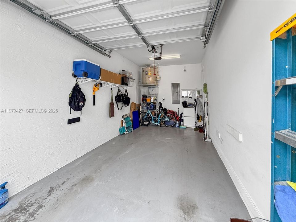 Activo con contrato: $589,500 (3 camas, 2 baños, 1749 Pies cuadrados)