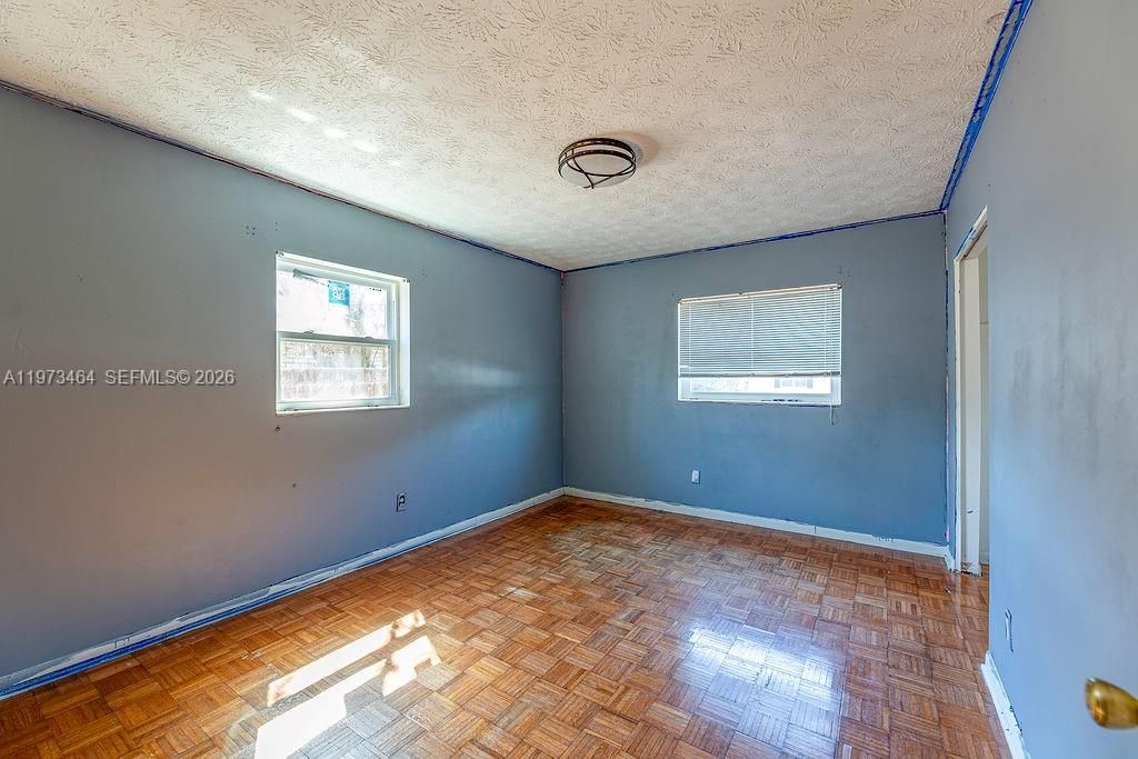 На продажу: $299,000 (3 спален, 2 ванн, 1351 Квадратных фут)