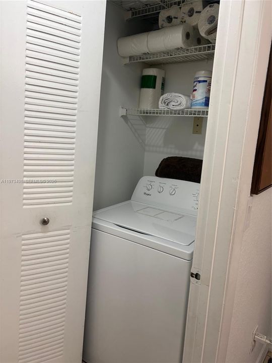 На продажу: $228,000 (1 спален, 1 ванн, 782 Квадратных фут)