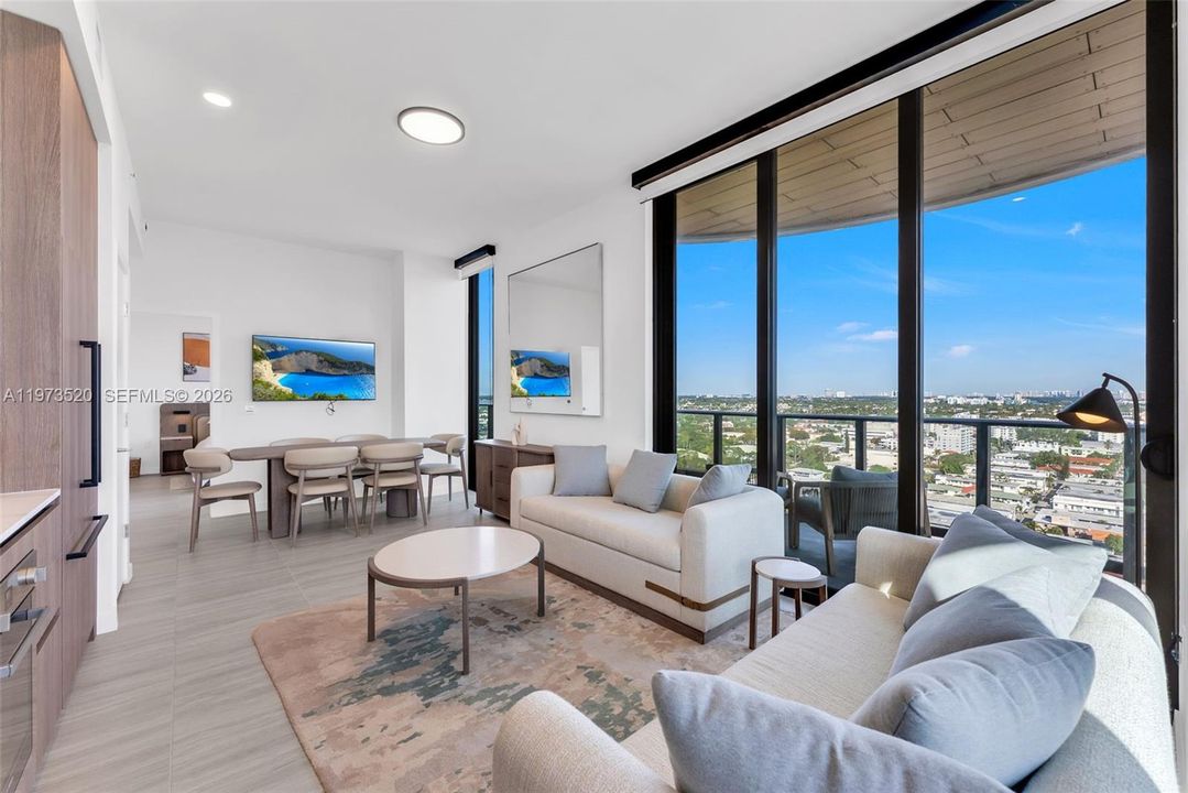 For Sale: $2,580,000 (3 beds, 2 baths, 1117 Square Feet)