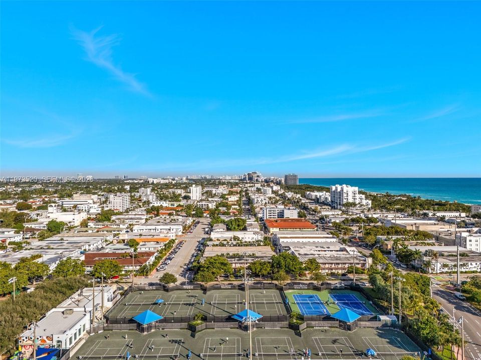 For Sale: $2,580,000 (3 beds, 2 baths, 1117 Square Feet)