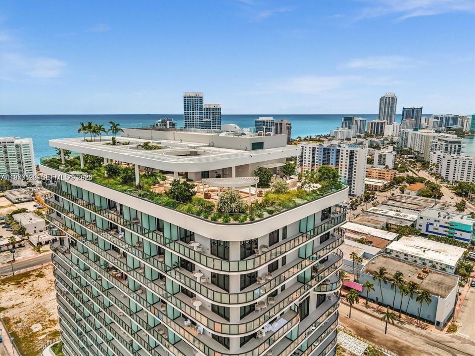 For Sale: $2,580,000 (3 beds, 2 baths, 1117 Square Feet)