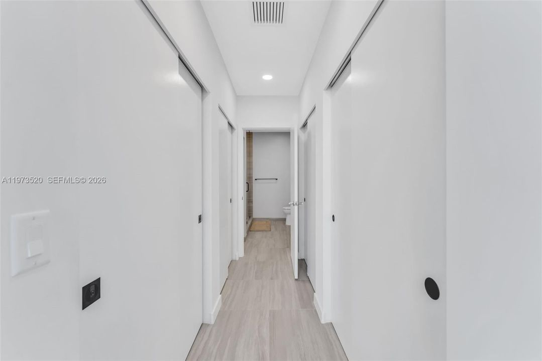 For Sale: $2,580,000 (3 beds, 2 baths, 1117 Square Feet)