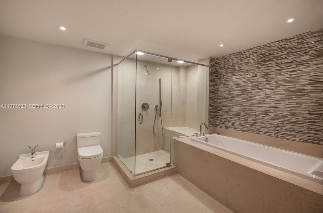 В аренду: $55,000 (5 спален, 5 ванн, 2538 Квадратных фут)