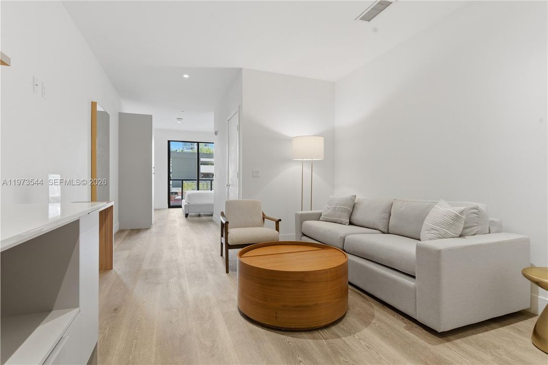 For Sale: $495,000 (1 beds, 1 baths, 418 Square Feet)