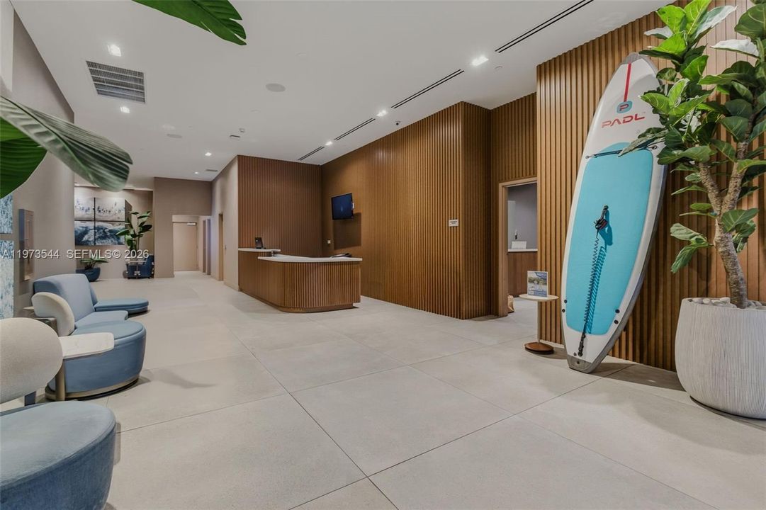For Sale: $495,000 (1 beds, 1 baths, 418 Square Feet)