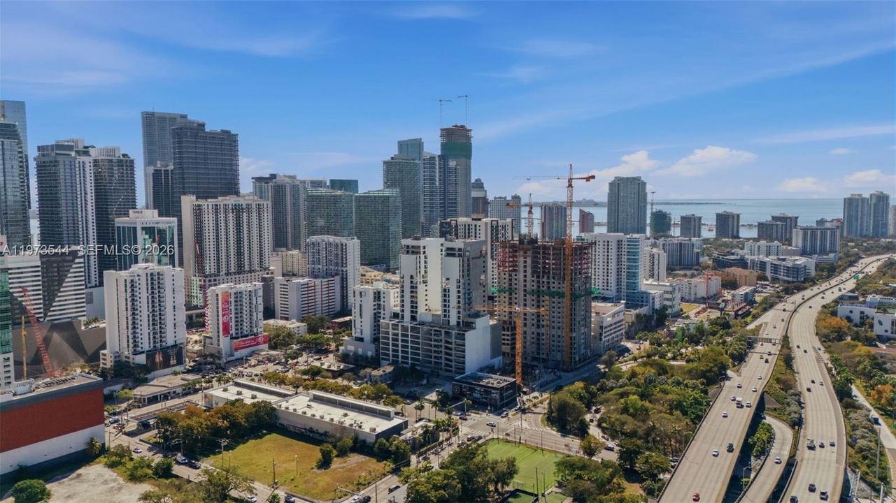 For Sale: $495,000 (1 beds, 1 baths, 418 Square Feet)