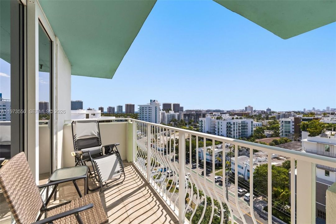 На продажу: $580,000 (2 спален, 2 ванн, 1335 Квадратных фут)