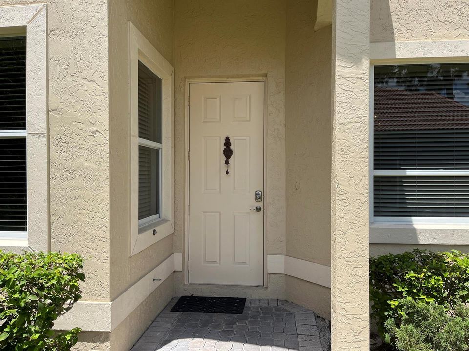 Side entrance allows privacy