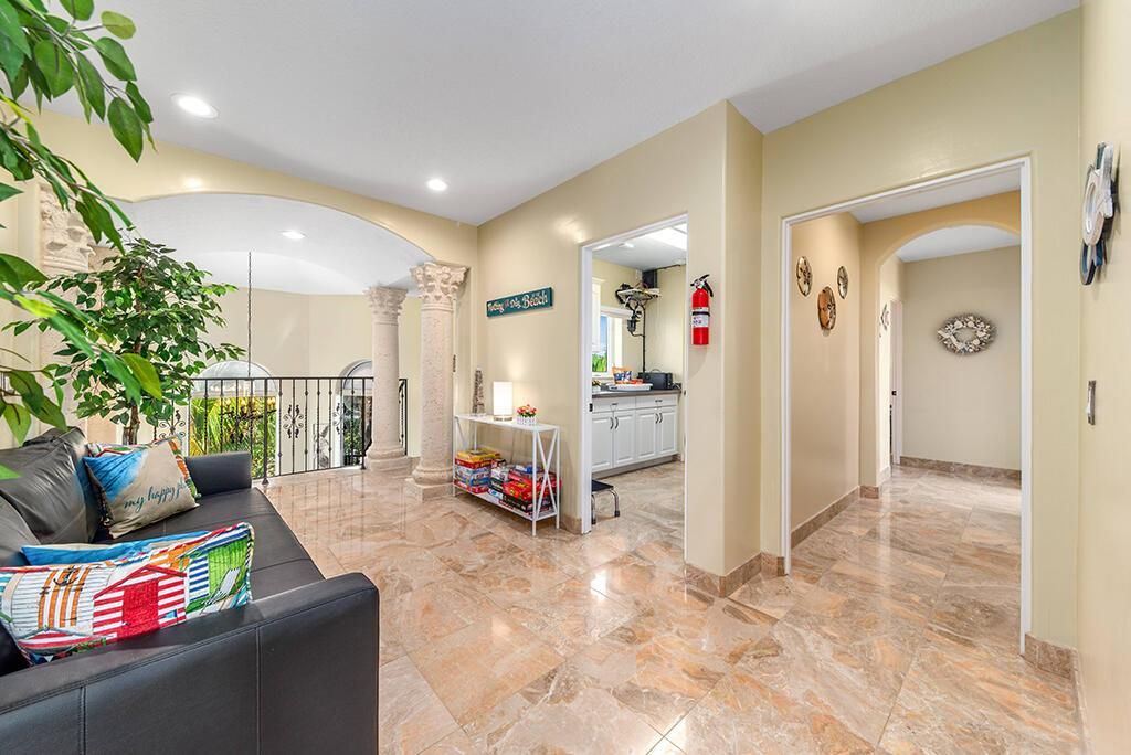 Open Loft Top Floor