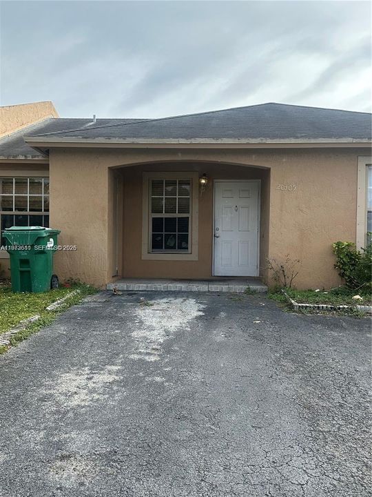 En Venta: $359,500 (3 camas, 2 baños, 1140 Pies cuadrados)