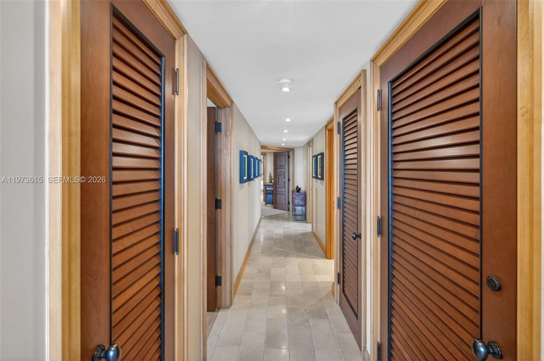 En Venta: $6,900,000 (2 camas, 3 baños, 3950 Pies cuadrados)