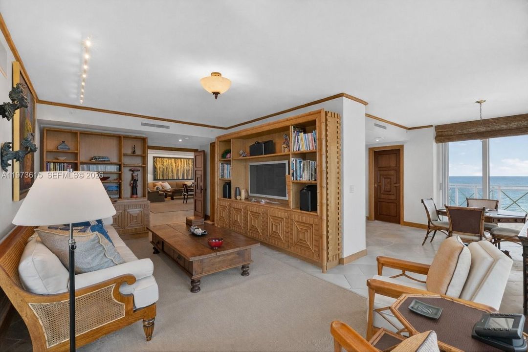 En Venta: $6,900,000 (2 camas, 3 baños, 3950 Pies cuadrados)