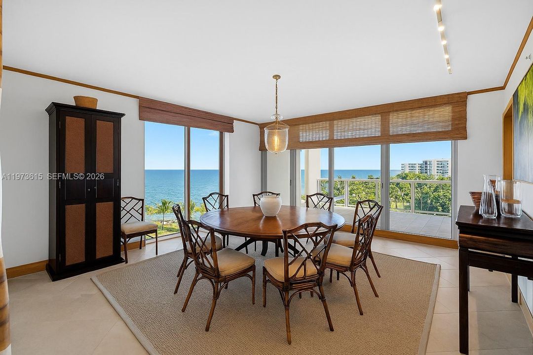 En Venta: $6,900,000 (2 camas, 3 baños, 3950 Pies cuadrados)