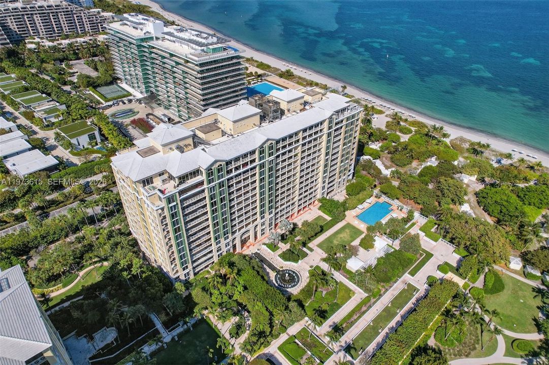 En Venta: $6,900,000 (2 camas, 3 baños, 3950 Pies cuadrados)