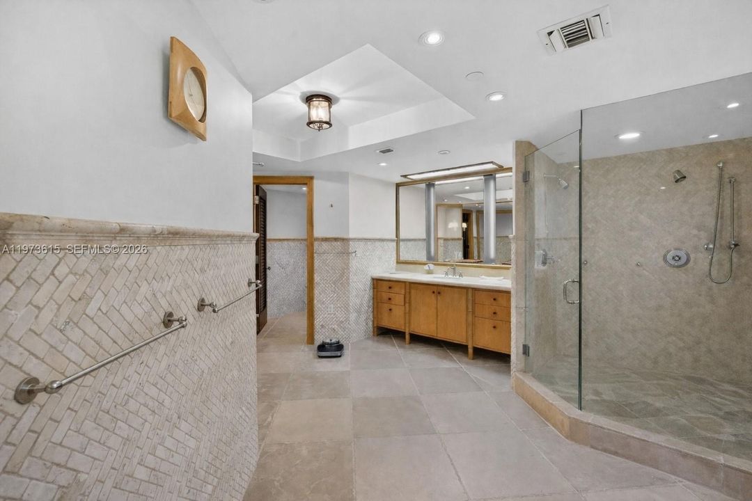 En Venta: $6,900,000 (2 camas, 3 baños, 3950 Pies cuadrados)