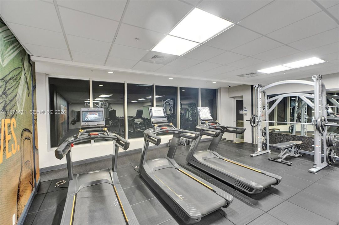 For Sale: $355,000 (1 beds, 1 baths, 821 Square Feet)
