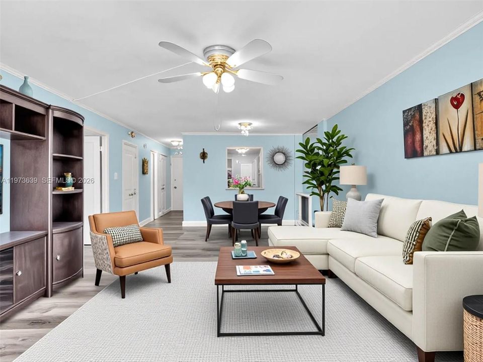 For Sale: $195,000 (1 beds, 1 baths, 812 Square Feet)