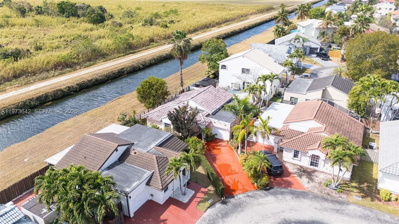 Recently Sold: $420,000 (3 beds, 2 baths, 1282 Square Feet)