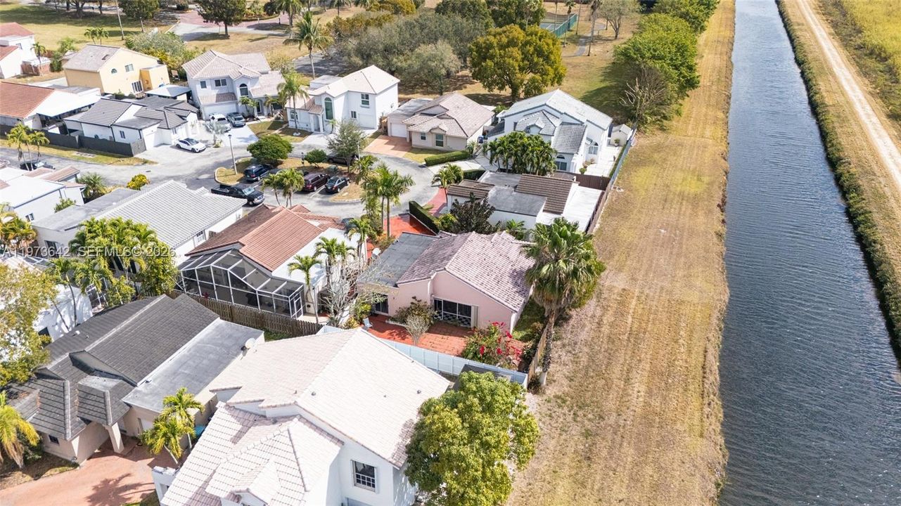 Recently Sold: $420,000 (3 beds, 2 baths, 1282 Square Feet)