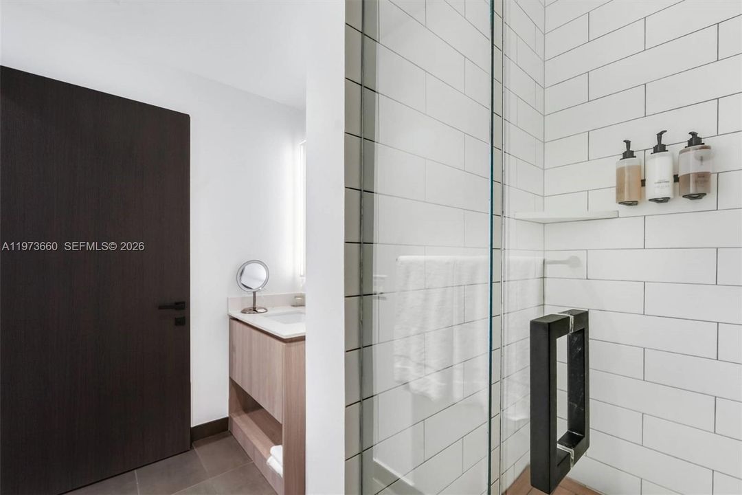 En Venta: $635,000 (1 camas, 1 baños, 560 Pies cuadrados)