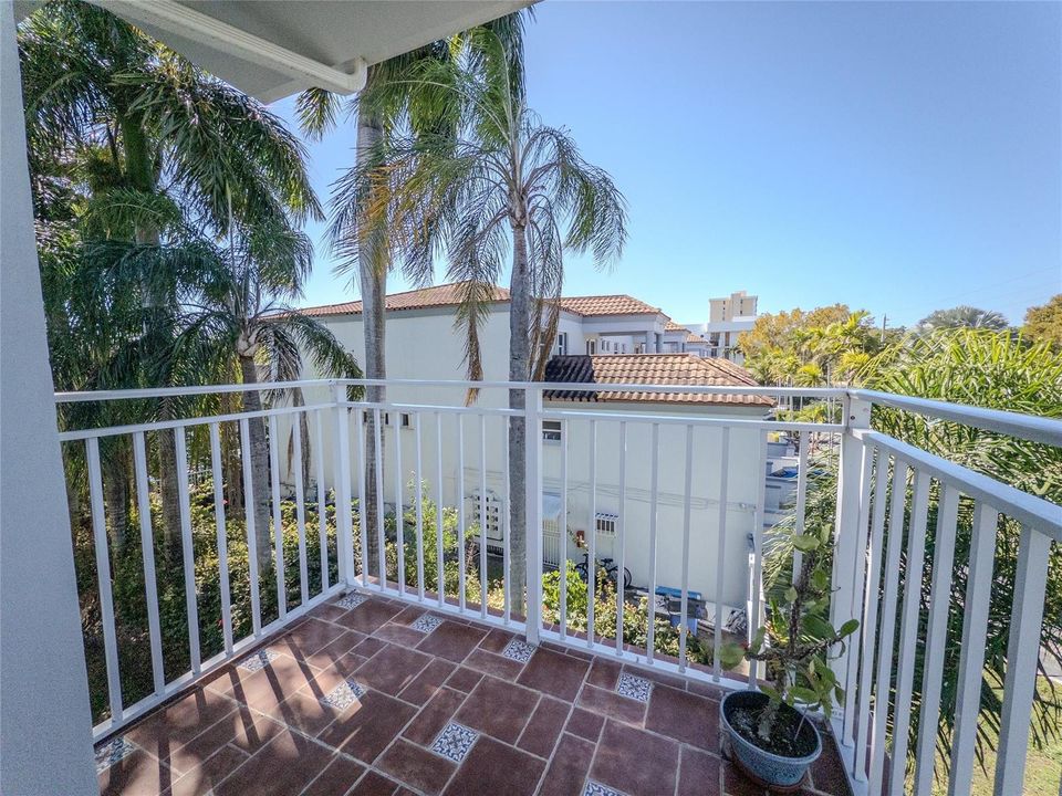 Wrap around balcony